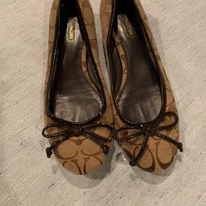 Adorable Jacquard Coach heels!